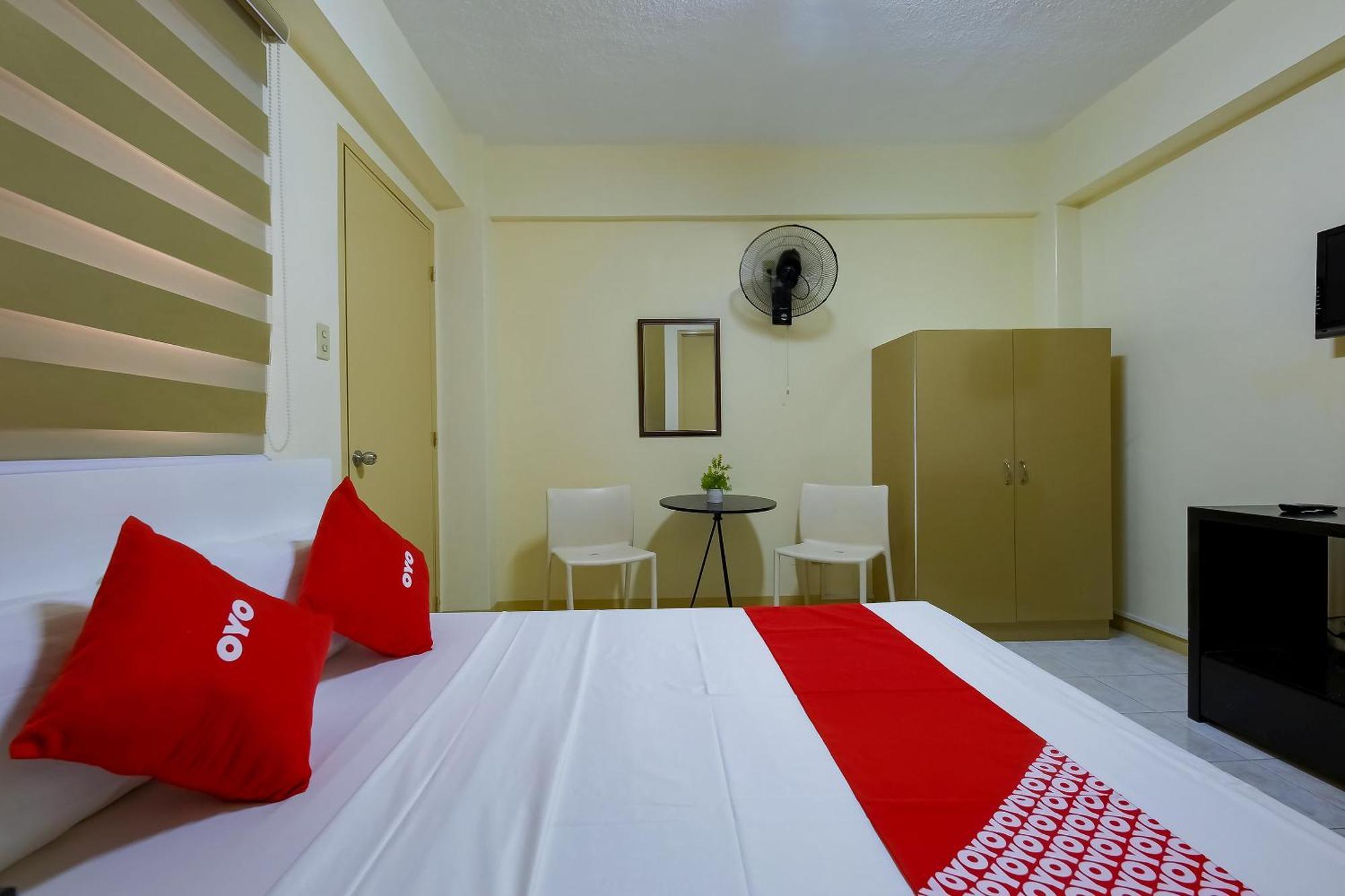 Oyo 840 Orangenest Apartelle Манила Экстерьер фото