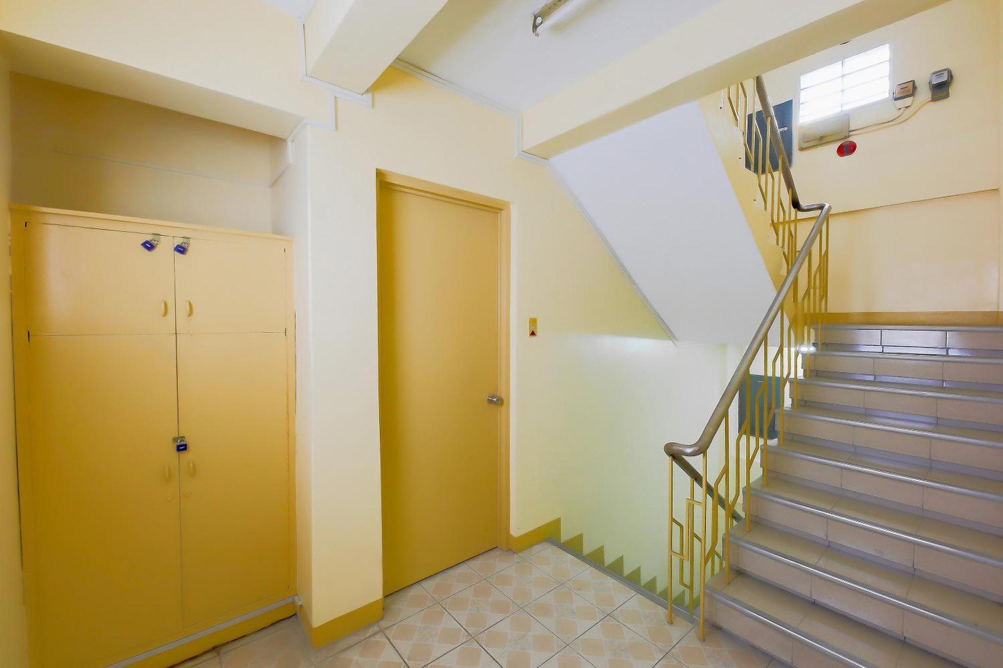 Oyo 840 Orangenest Apartelle Манила Экстерьер фото