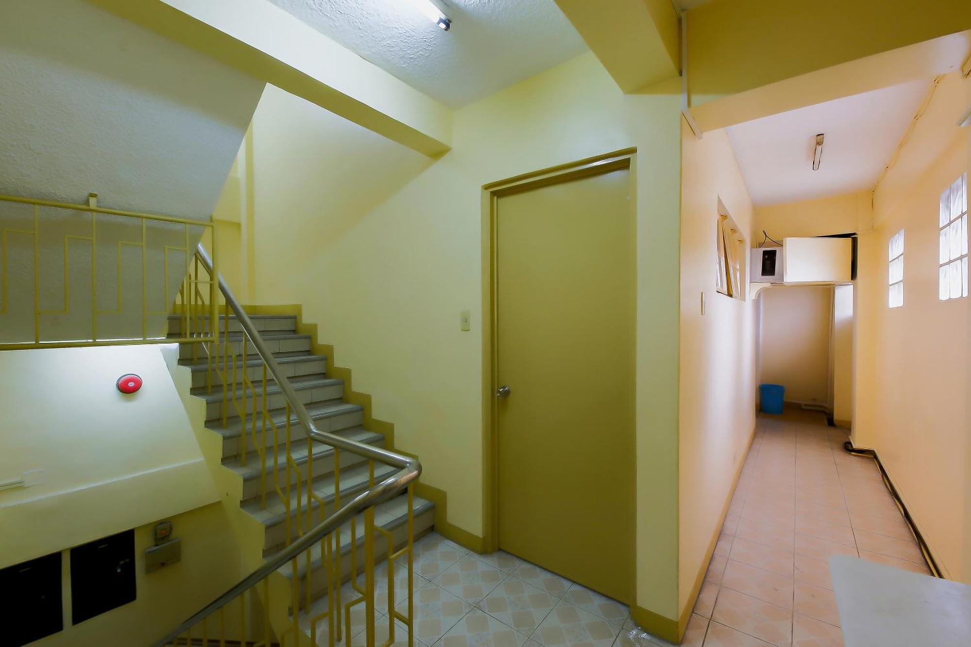 Oyo 840 Orangenest Apartelle Манила Экстерьер фото
