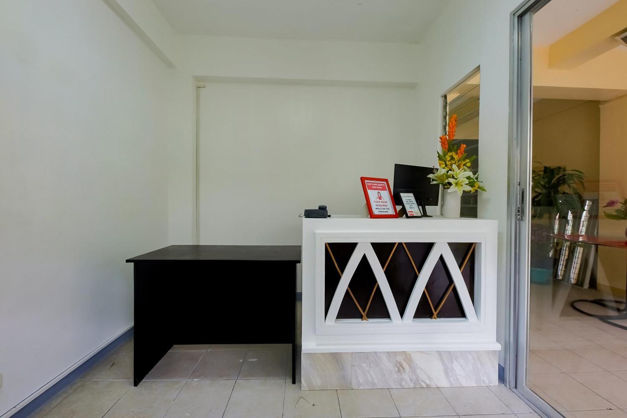 Oyo 840 Orangenest Apartelle Манила Экстерьер фото