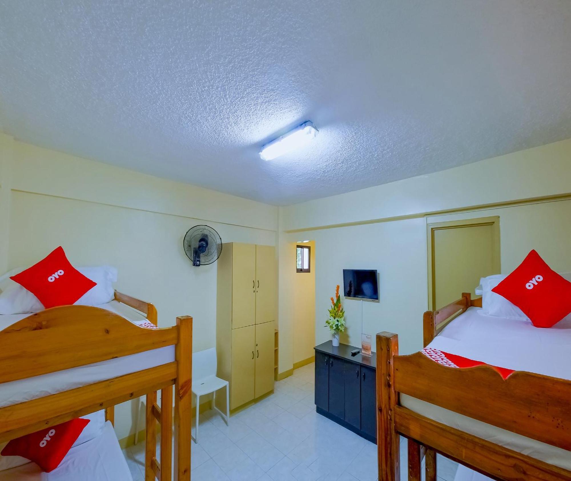 Oyo 840 Orangenest Apartelle Манила Экстерьер фото