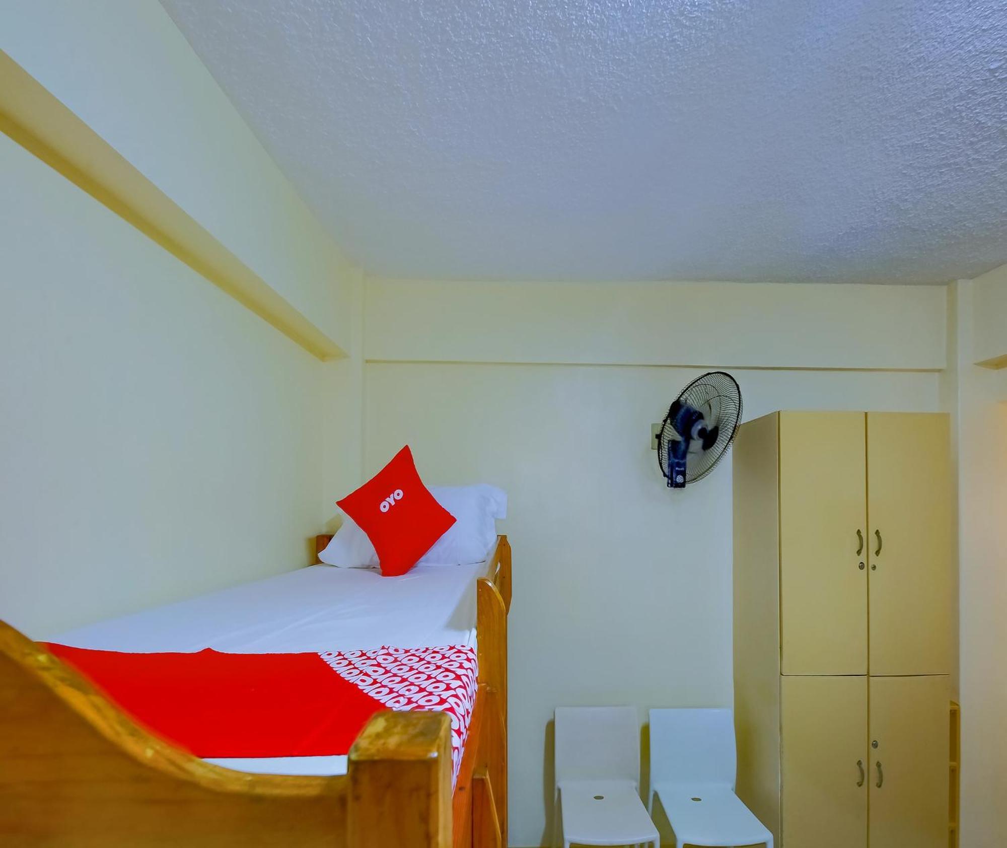Oyo 840 Orangenest Apartelle Манила Экстерьер фото