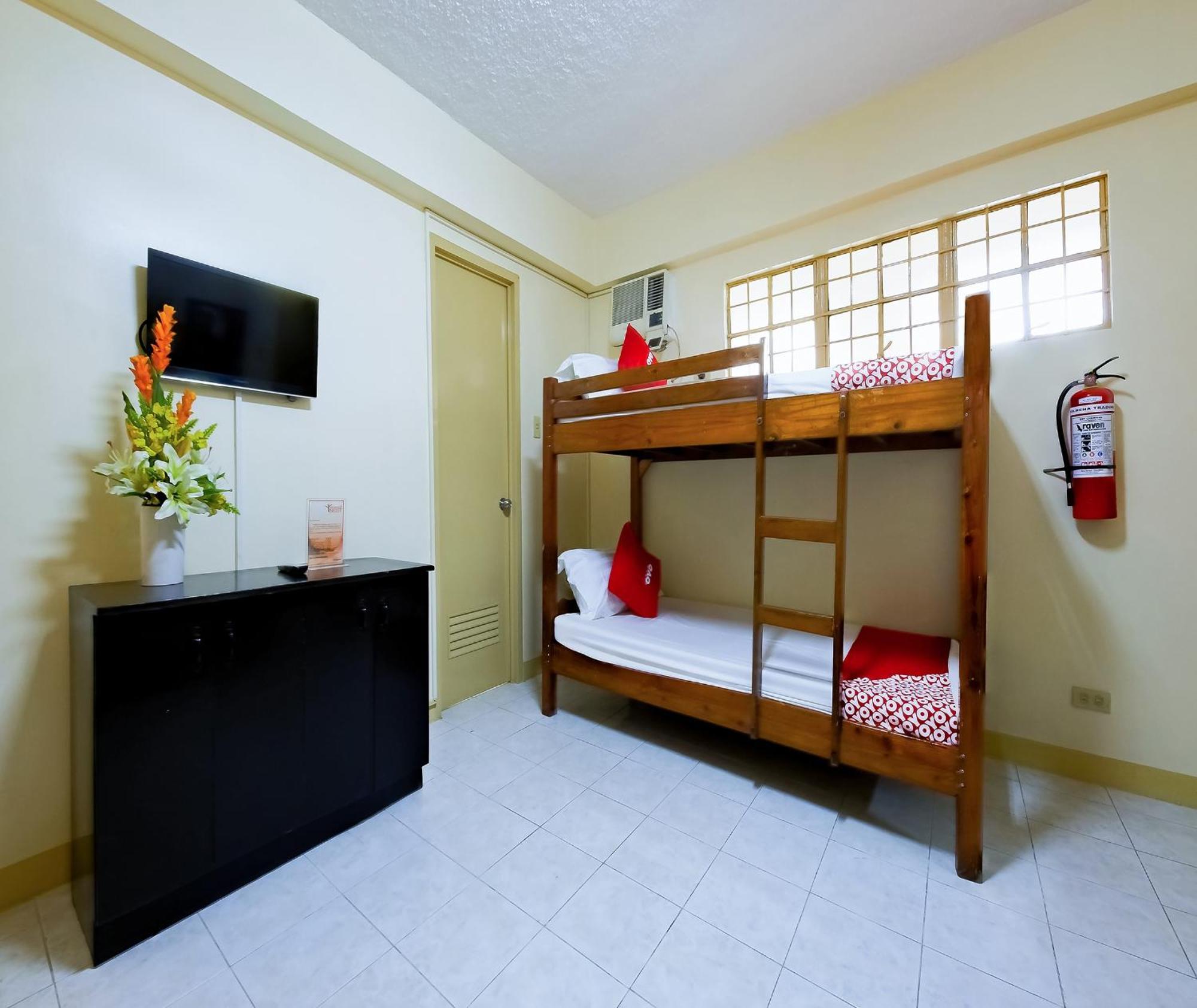 Oyo 840 Orangenest Apartelle Манила Экстерьер фото
